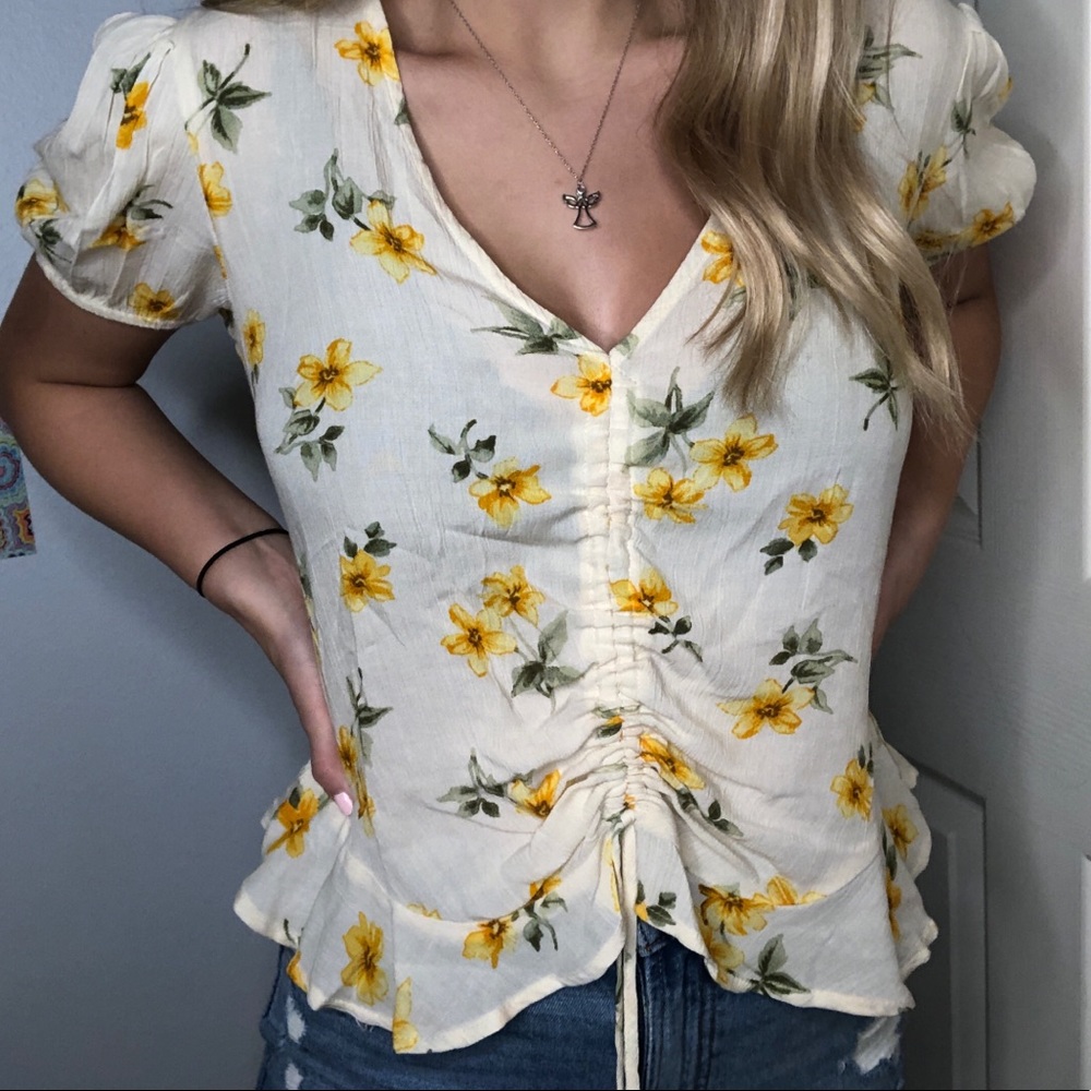 Brand new tan flower blouse from American Eagle.